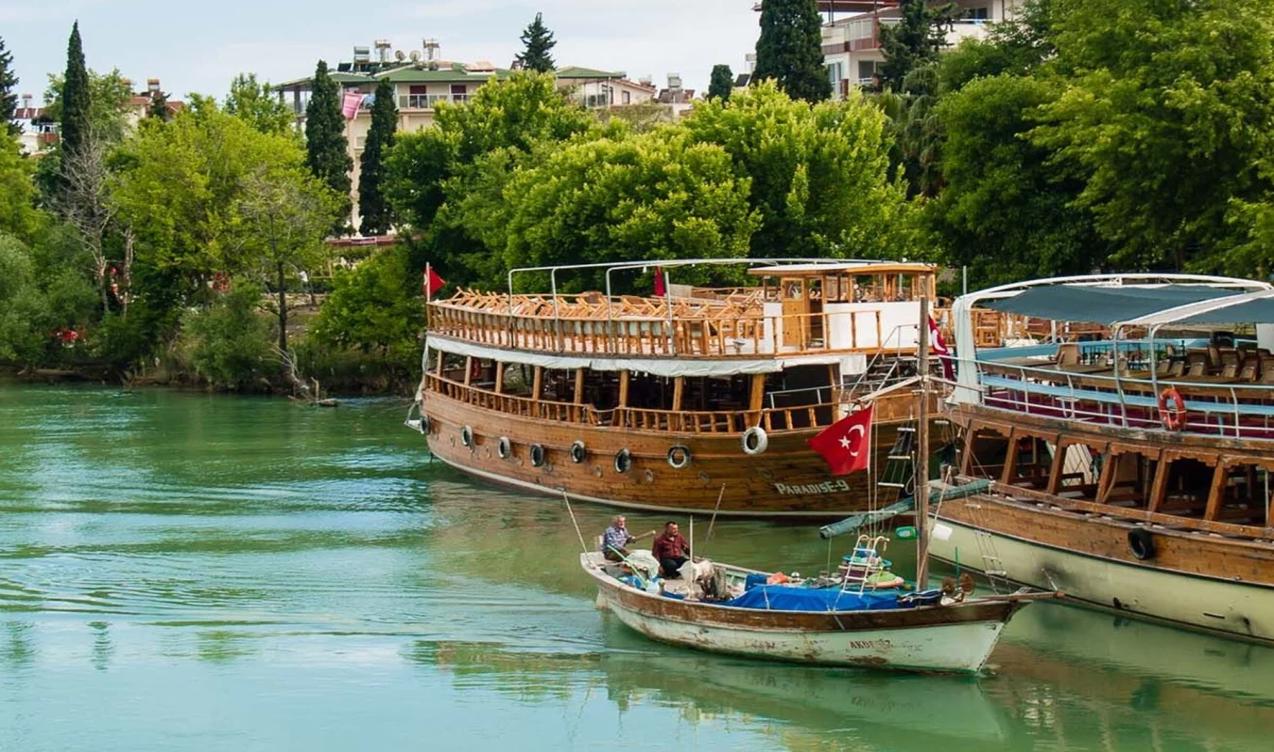 Alanya Manavgat River Boat Trip and Bazaar Tour