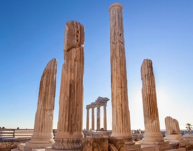 Side – gdzie historia starożytna spotyka nowoczesną turystykę